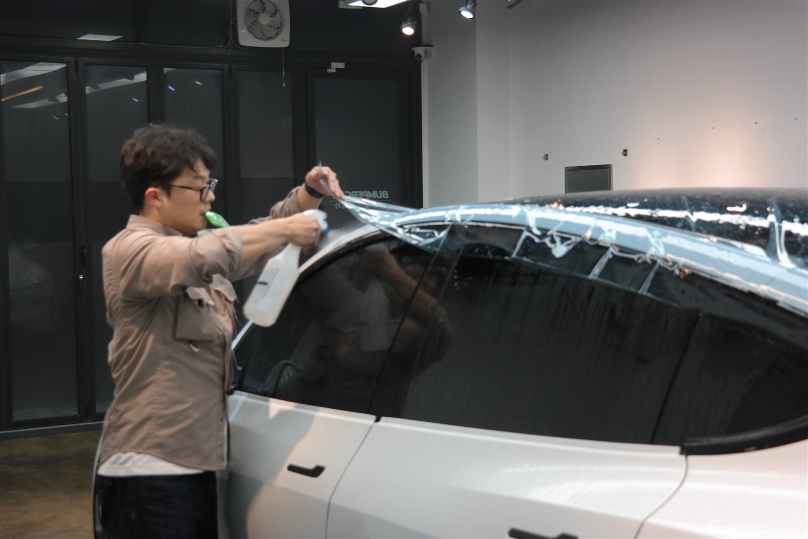 차량 측면 필름 작업